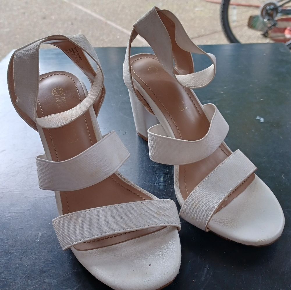 Womens Sandles.